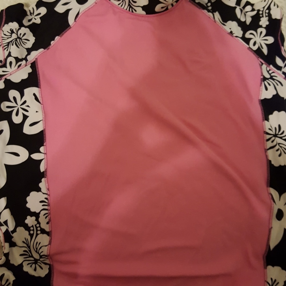 A swim shrit